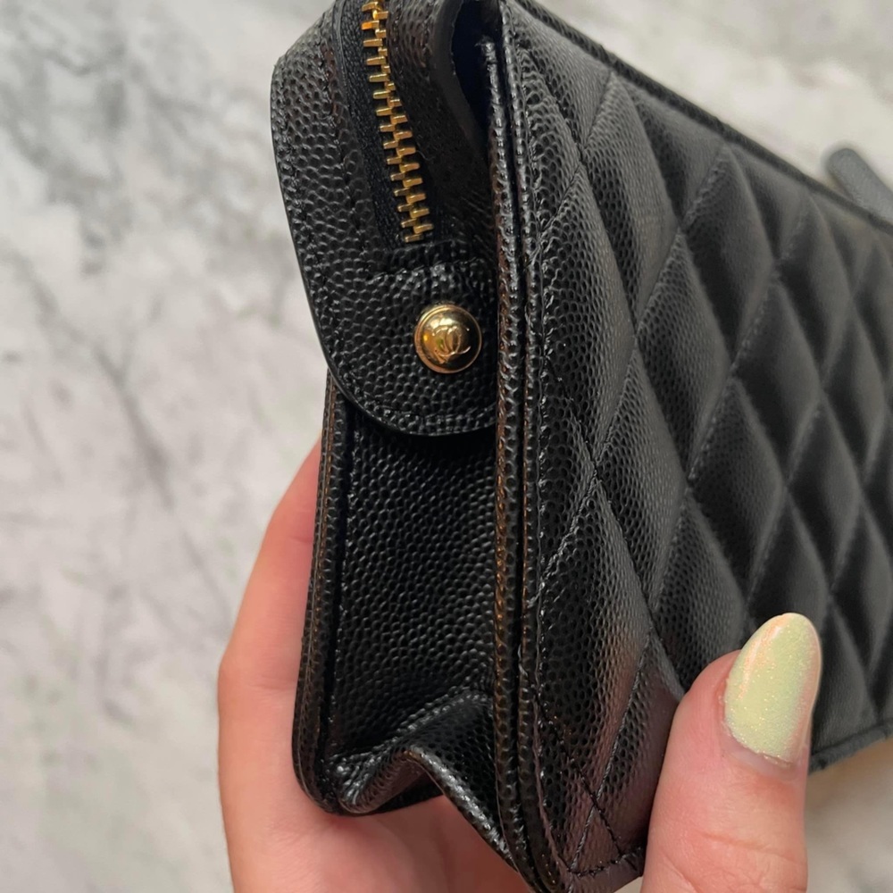 Authentic Chanel Black Caviar Leather CC clutch bag - Picture 3 of 7